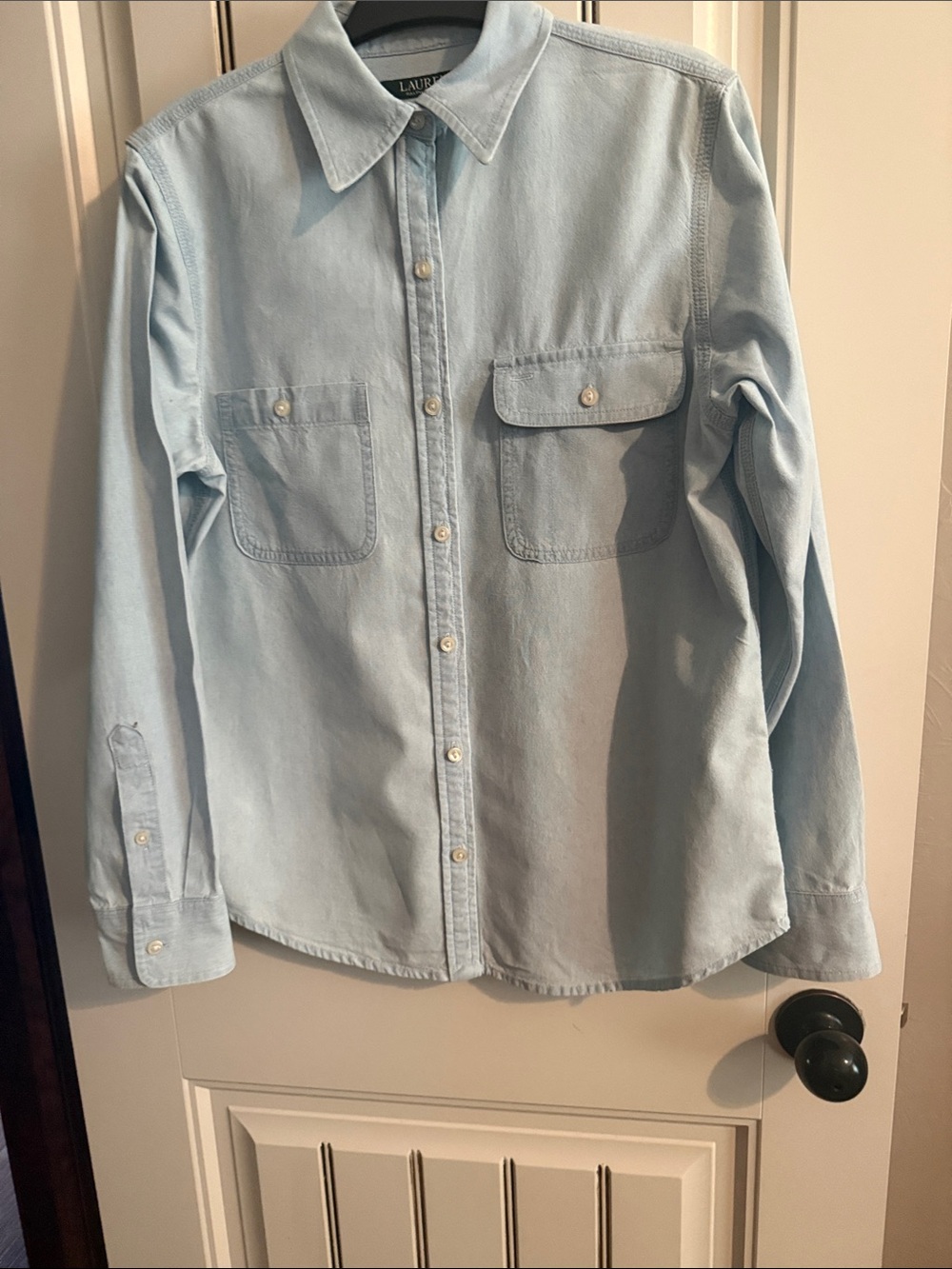 Ralph Lauren Chambray Light Blue Button-Down Shirt 2 Pockets, 1 has Flap